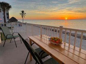 Outstanding Oceanfront Oasis Directly on Beach #8